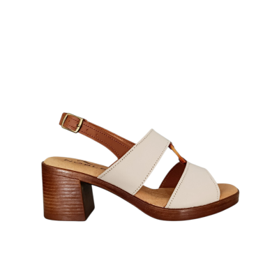 Sandália de tacão alto bege com tiras castanhas e fivela dourada