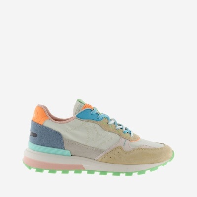 Ténis desportivos multicolor com sola verde clara e detalhes coloridos