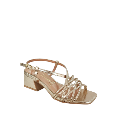 Sandália dourada de salto médio e tiras finas