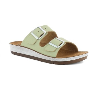 Sandália verde claro com duas fivelas prateadas e sola branca e castanha