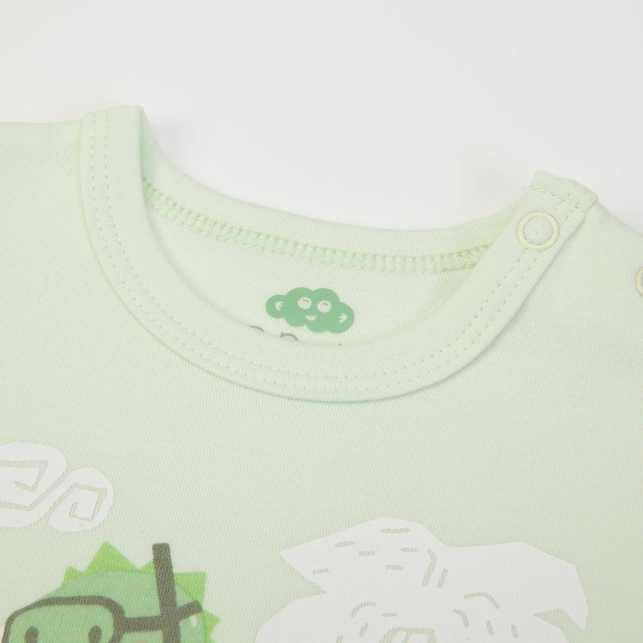 Camisola verde clara para bebé com estampado de nuvens e folhas