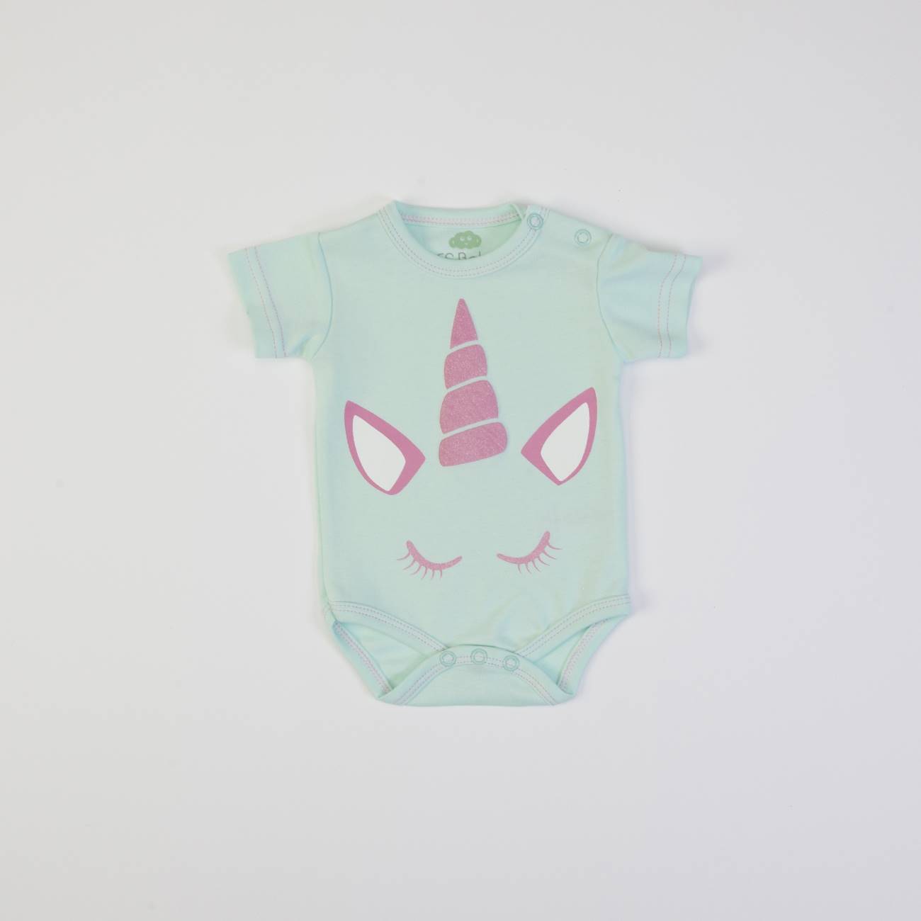 Body de bebé verde claro com estampa de unicórnio rosa e branco