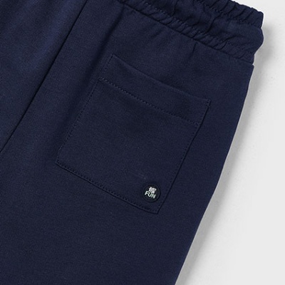 Calças azuis escuras com bolso quadrado e elástico na cintura