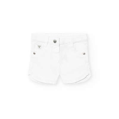 Calções brancos de algodão com bolsos e botão metálico