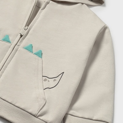 Casaco bege com capuz e fecho de correr com detalhe decorativo verde