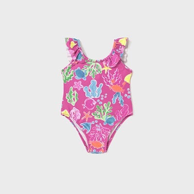 Fato de banho infantil cor-de-rosa com padrão marinho e folhos nos ombros
