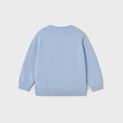 Camisola de malha azul clara com mangas compridas e gola redonda