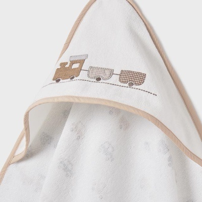Toalha de banho para bebé branca com capuz bordado com comboio castanho