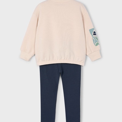 Conjunto infantil com blusão creme e calças azul escuro