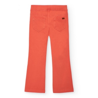 Calças flare cor de coral com dois bolsos traseiros