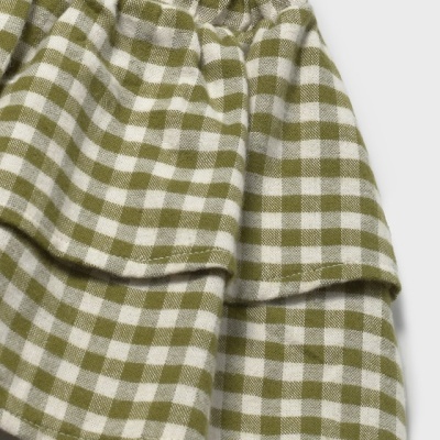 Saia xadrez verde e branco com sobreposição