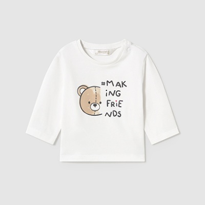 Camisola branca de manga comprida com ursinho e texto '#MAKING FRIENDS'