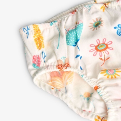Cuecas de bebé com padrão floral colorido e elástico na cintura