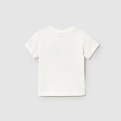 T-shirt branca simples vista de costas