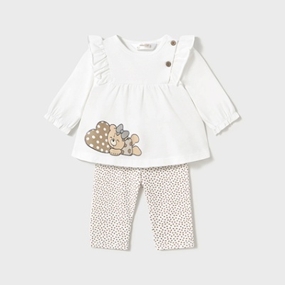 Conjunto de bebé com túnica branca e calças brancas às bolinhas castanhas