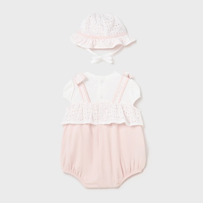 Conjunto de bebé rosa e branco com body e chapéu bordado