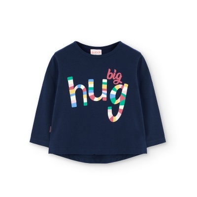 Camisola azul escura com texto colorido 'big hug'