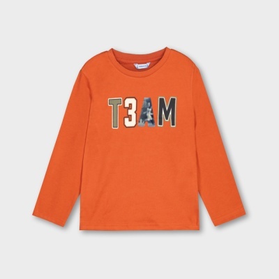 Camisola laranja manga comprida com letras T3AM na frente