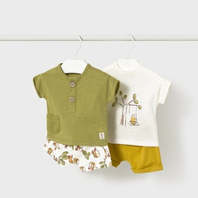 Conjuntos de roupa de bebé verde e branco com calções estampados e amarelos