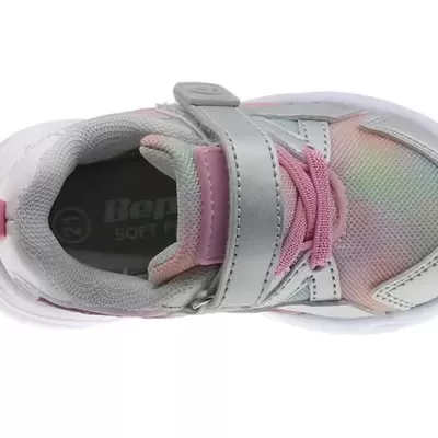Tênis infantil rosa e cinza com fecho de velcro e atacadores