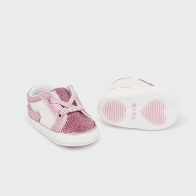 Ténis de bebé rosa e branco com brilho e corações