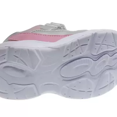 tênis infantil rosa claro e cinza com sola branca