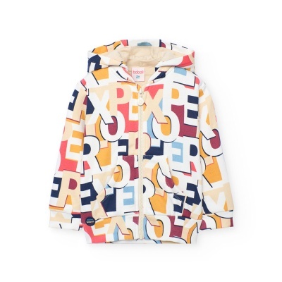 Casaco colorido com capuz e padrão de letras grandes coloridas para criança