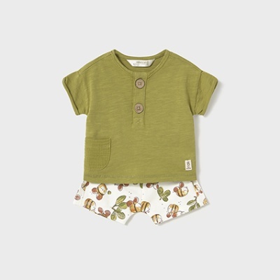 Conjunto de roupa para bebé, camisola verde e calções brancos com padrão de frutas