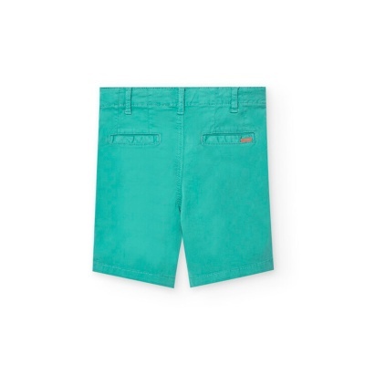 calções de criança verde água vistos por trás