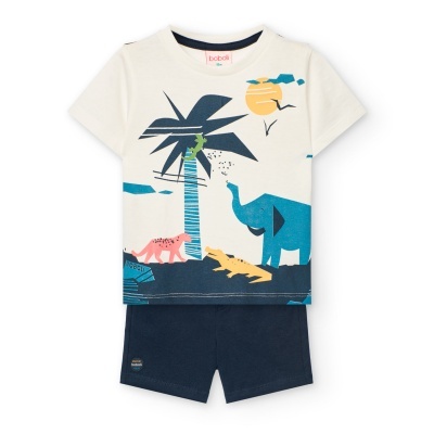 Conjunto infantil com t-shirt branca estampada e calções azuis escuros