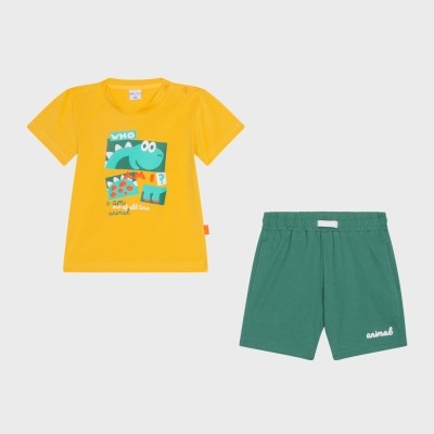 Conjunto infantil com t-shirt amarela e calções verdes