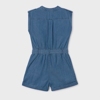 Macacão curto azul em tecido denim com cinto e sem mangas