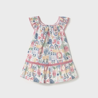 Vestido infantil com padrão colorido e renda rosa em fundo branco