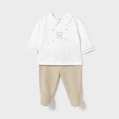 Conjunto roupa bebé camisa branca com urso e calças bege suaves