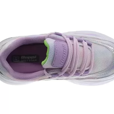 Ténis desportivo lavanda com detalhes holográficos vistos de cima