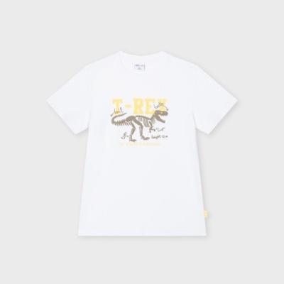 T-shirt branca com estampa de esqueleto de T-Rex e texto T-REX amarelo
