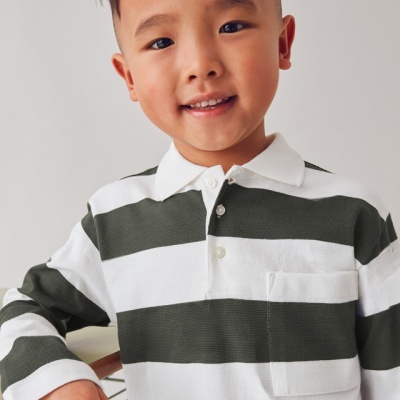 Camisola de criança às riscas verde e branco com gola e bolso