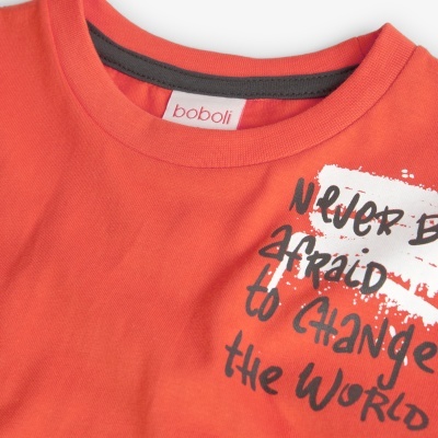 Camisola infantil tijolo com estampado e gola preta