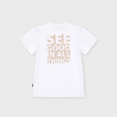 T-shirt branca com estampa castanho claro nas costas