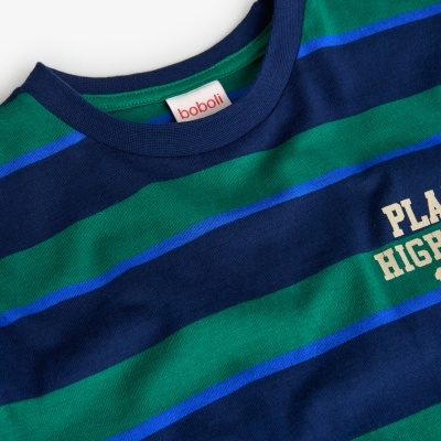 T-shirt de algodão às riscas azul escuro, verde e azul royal com texto PLAY HIGH