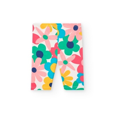 Calças curtas coloridas com padrão de flores grandes