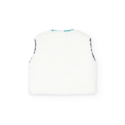 Colete infantil branco peludo visto de costas