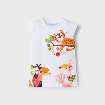 Camisola branca com estampado colorido de tigre, tucano e flamingo