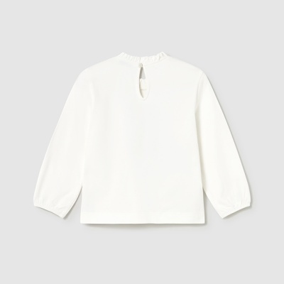 Camisola branca de manga comprida com gola ondulada e abertura nas costas