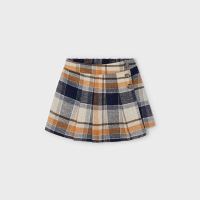 Saia plissada em padrão de xadrez com botões decorativos