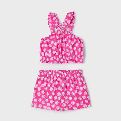 Conjunto infantil rosa com padrão de bolas de voleibol brancas