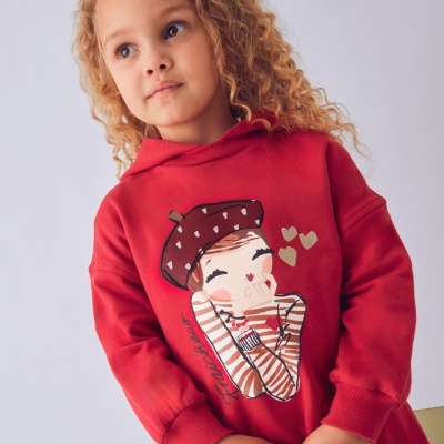 Vestido hoodie vermelho com estampa de personagem com boina castanha para criança