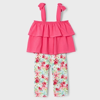 Conjunto infantil rosa e florido com blusa de alças e calças estampadas