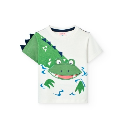 T-shirt infantil branca com desenho de crocodilo verde e detalhes em azul na manga