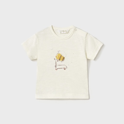 T-shirt branca de bebé com estampa de abelha em scooter